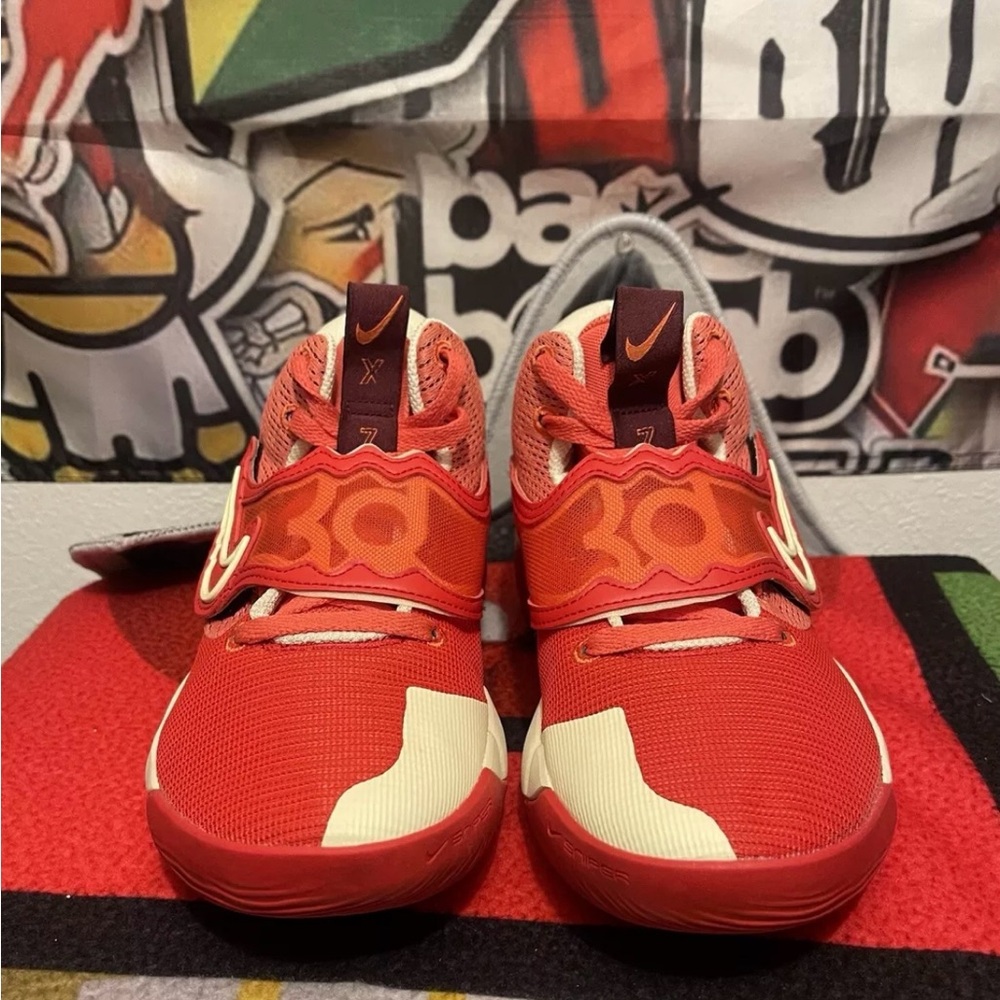 Nike KD Trey 5 X
University Red Ember Glow
